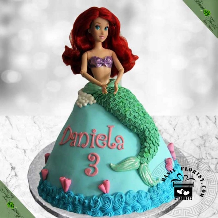 10 Mermaid Cake Ideas | LoveCrafts